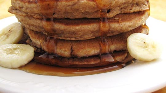 Whole Wheat, Oatmeal, and Banana Pancakes